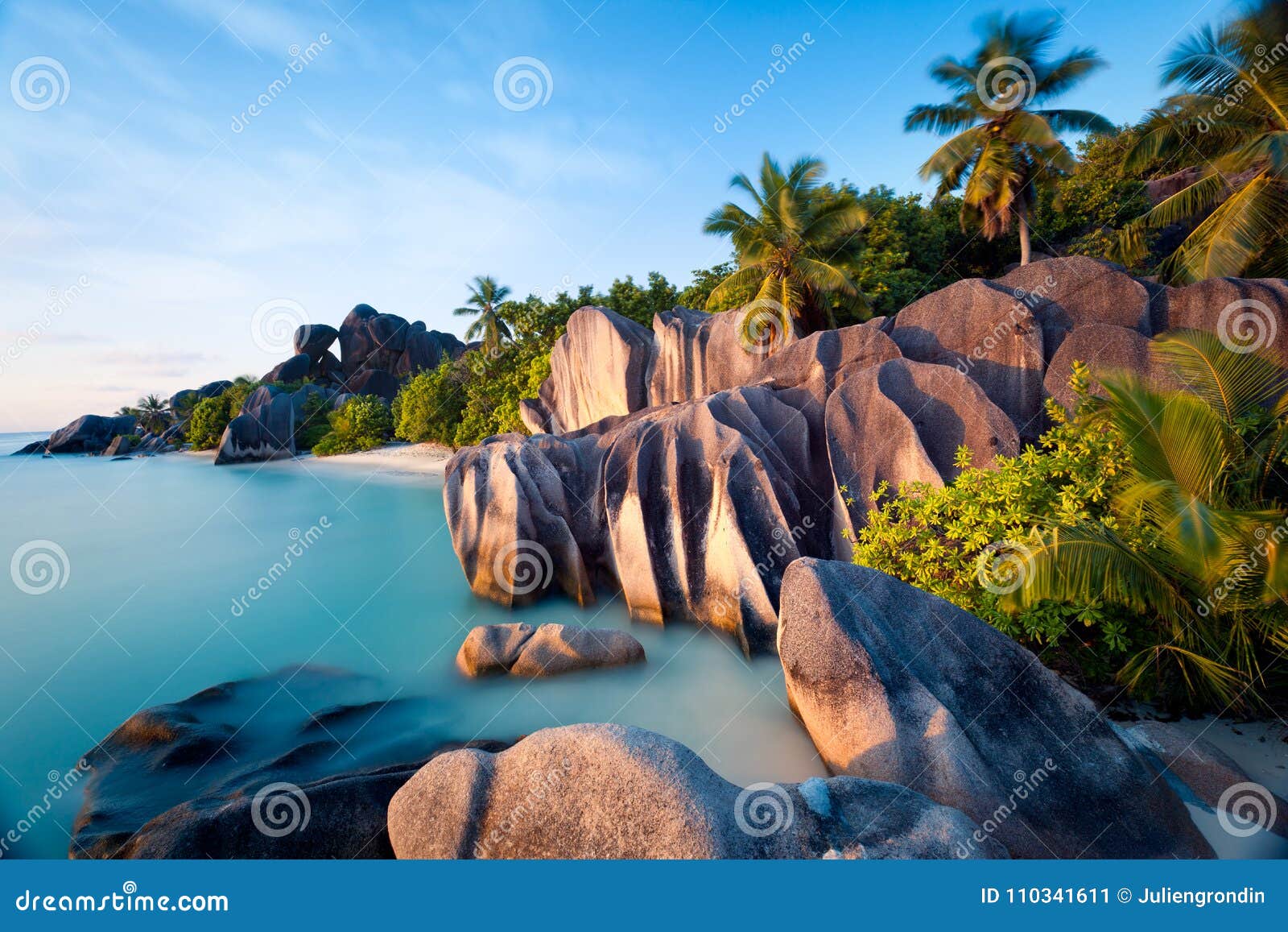 beach of anse source dÃ¢â¬â¢argent on la digue island in seychelles